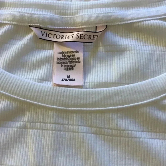 Victoria’s Secret - Picture 3 of 6